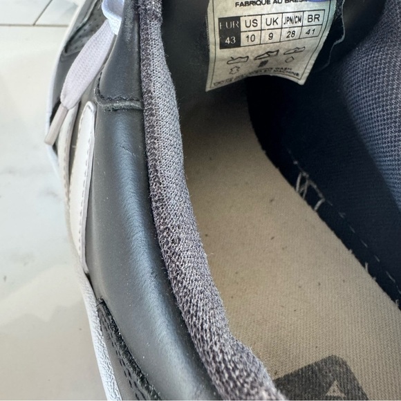 Veja V 10 Sneakers in Black Size 10 - Picture 7 of 8